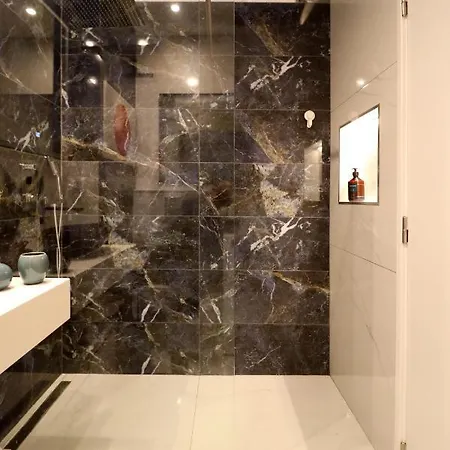 Blue Over Blue Daire